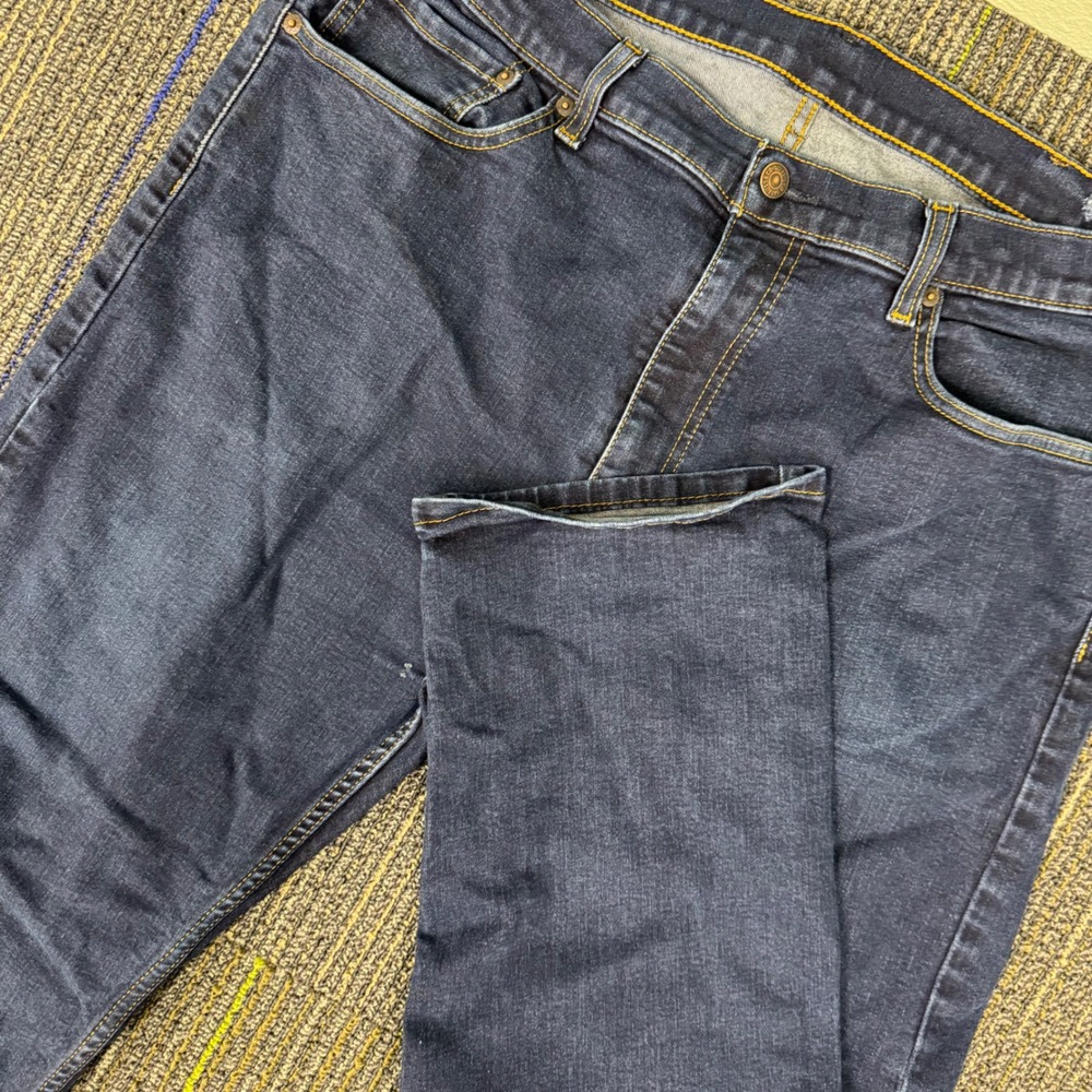 Levi 506 Straight Leg Jeans Mens 40x32 Dark Wash Blue Excellent Denim Pants